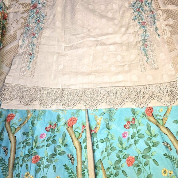 Maria b 3 Piece Lawn Suit - Picture 10 of 13